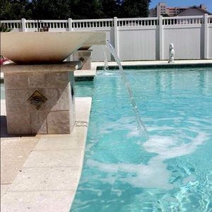 Meet your Posher, Roxanne